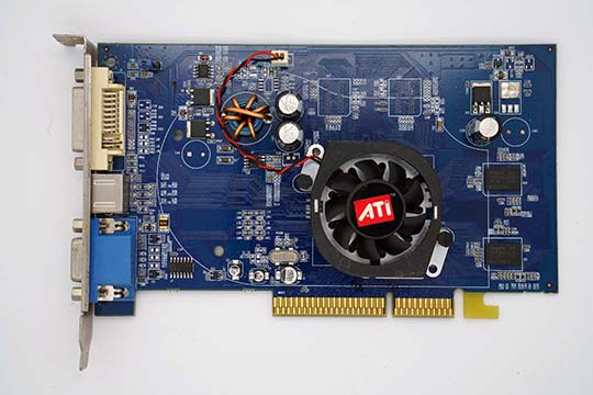 ATI Radeon 9600 128MB 64bit 显示卡（ATI Radeon 9600芯片）